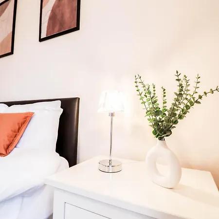 Gorgeous 2-Bedroom London Apartment Exterior photo
