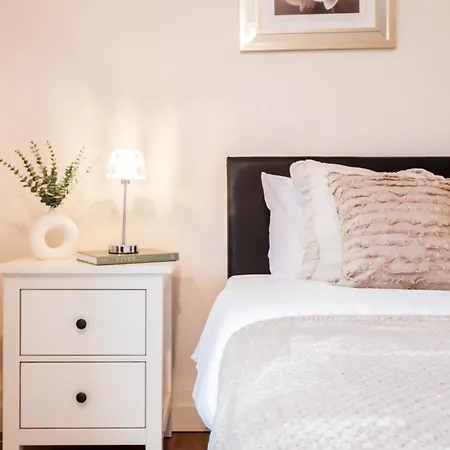 Gorgeous 2-Bedroom London Apartment Exterior photo