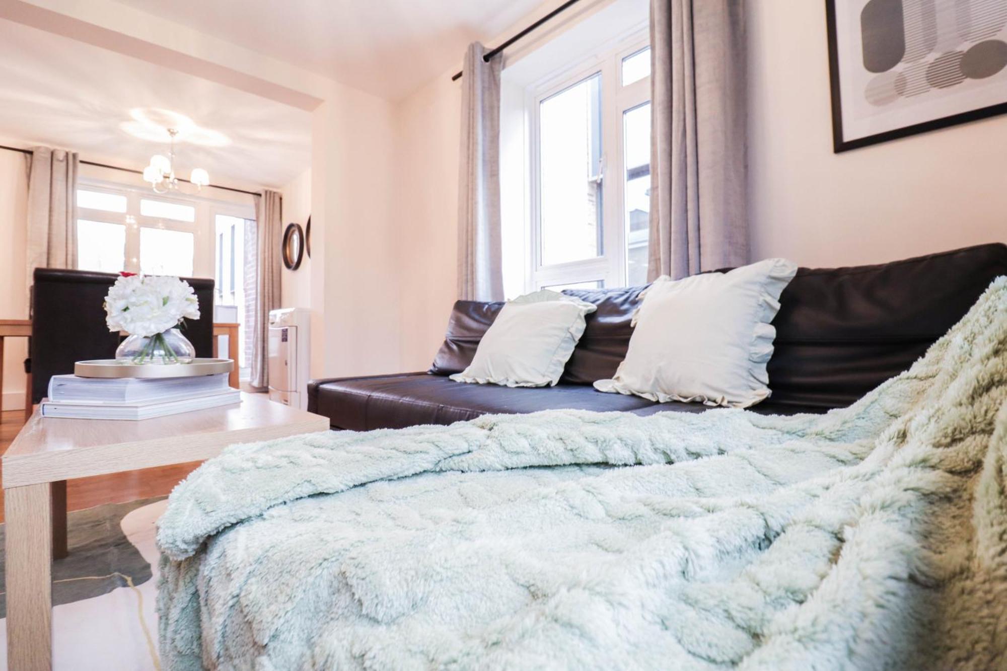 Appartamento Bright And Well-kept 2 Bed Flat! Russell Square Londra