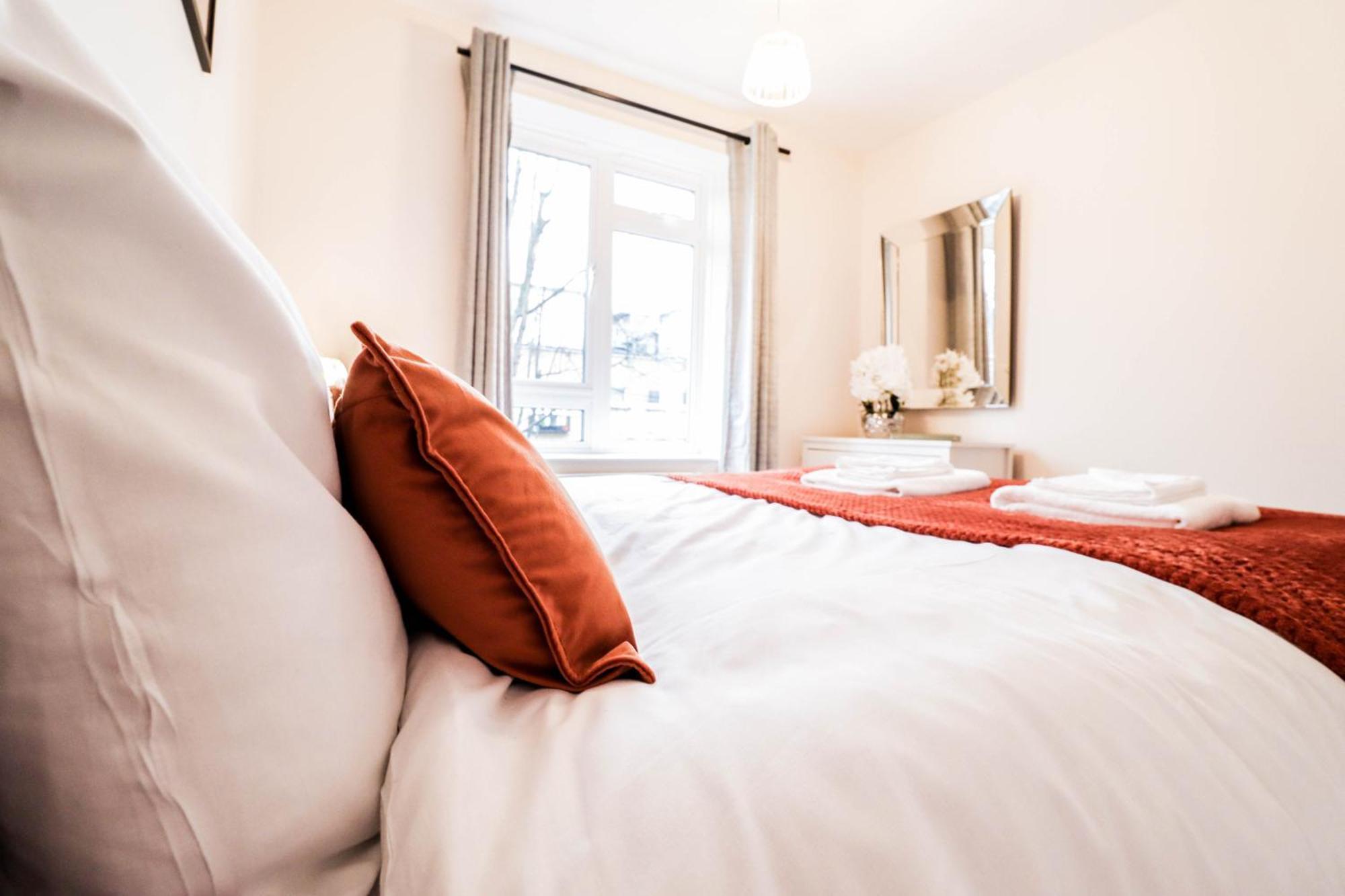 Bright And Well-kept 2 Bed Flat! Russell Square Appartamento Londra