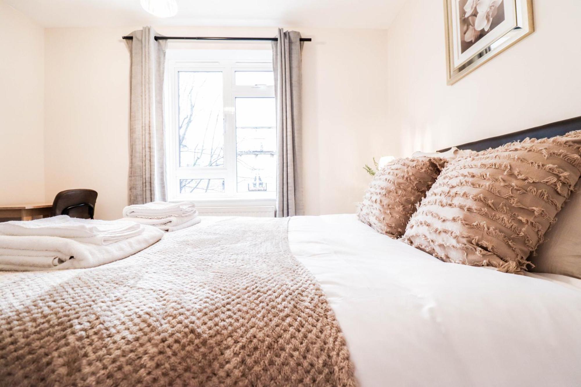 Bright And Well-kept 2 Bed Flat! Russell Square Appartamento *