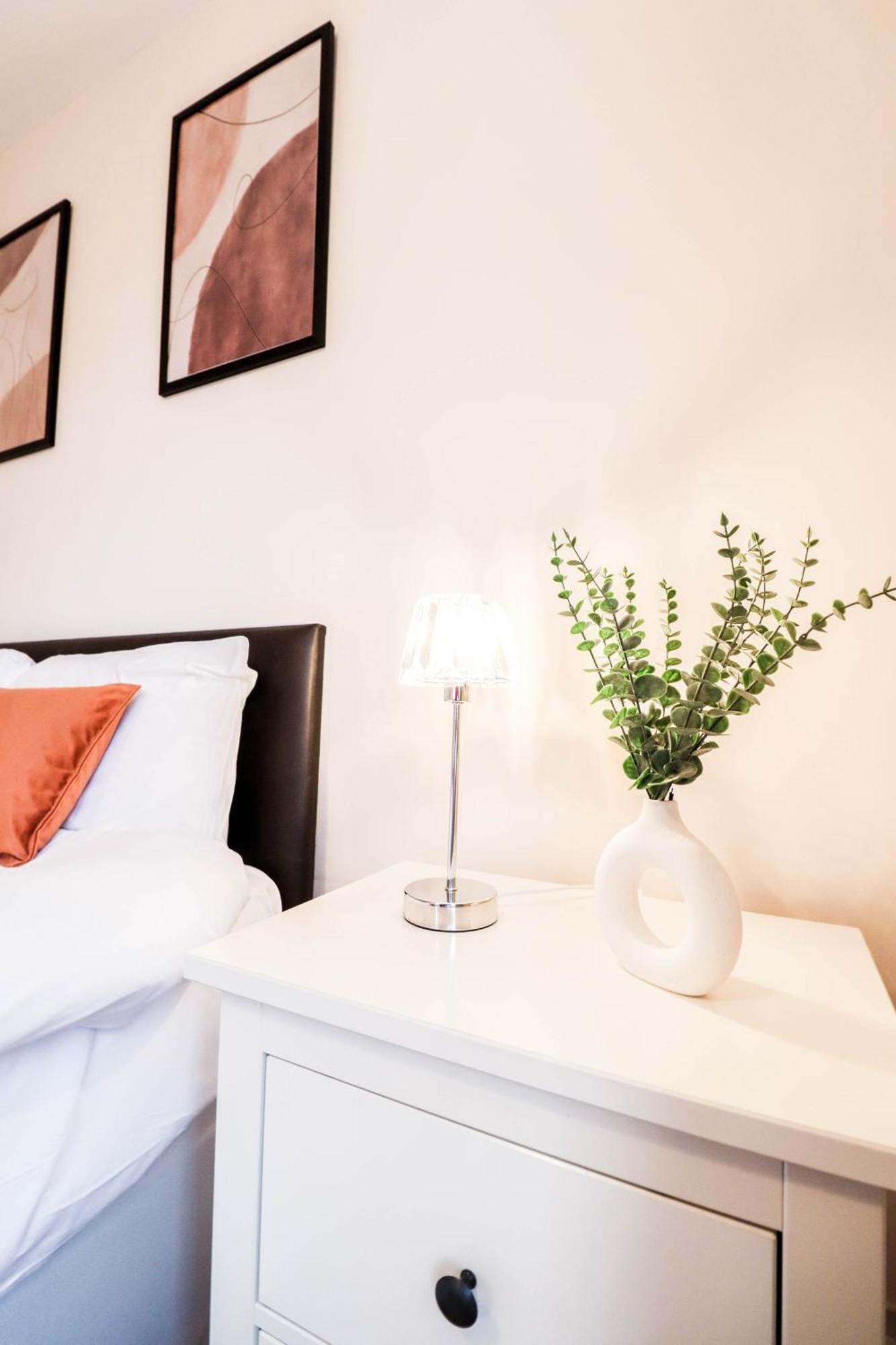 Bright And Well-kept 2 Bed Flat! Russell Square Appartamento Londra