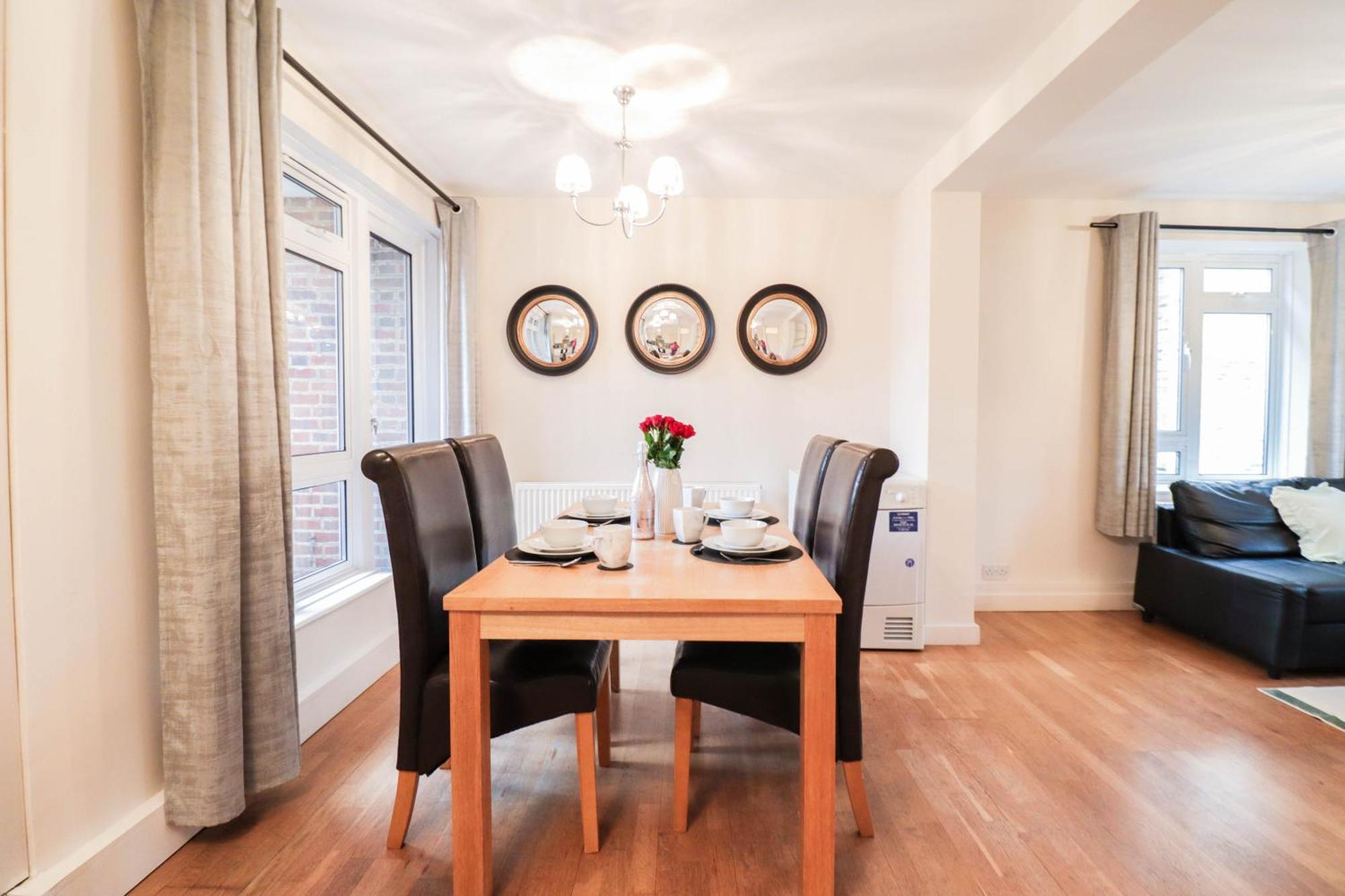 Bright And Well-kept 2 Bed Flat! Russell Square Appartamento Londra