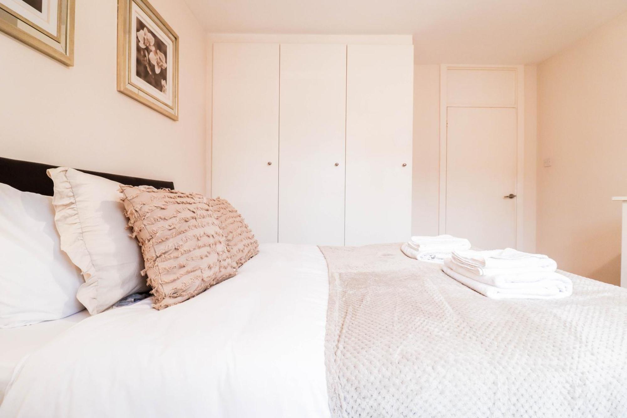 Bright And Well-kept 2 Bed Flat! Russell Square Appartamento