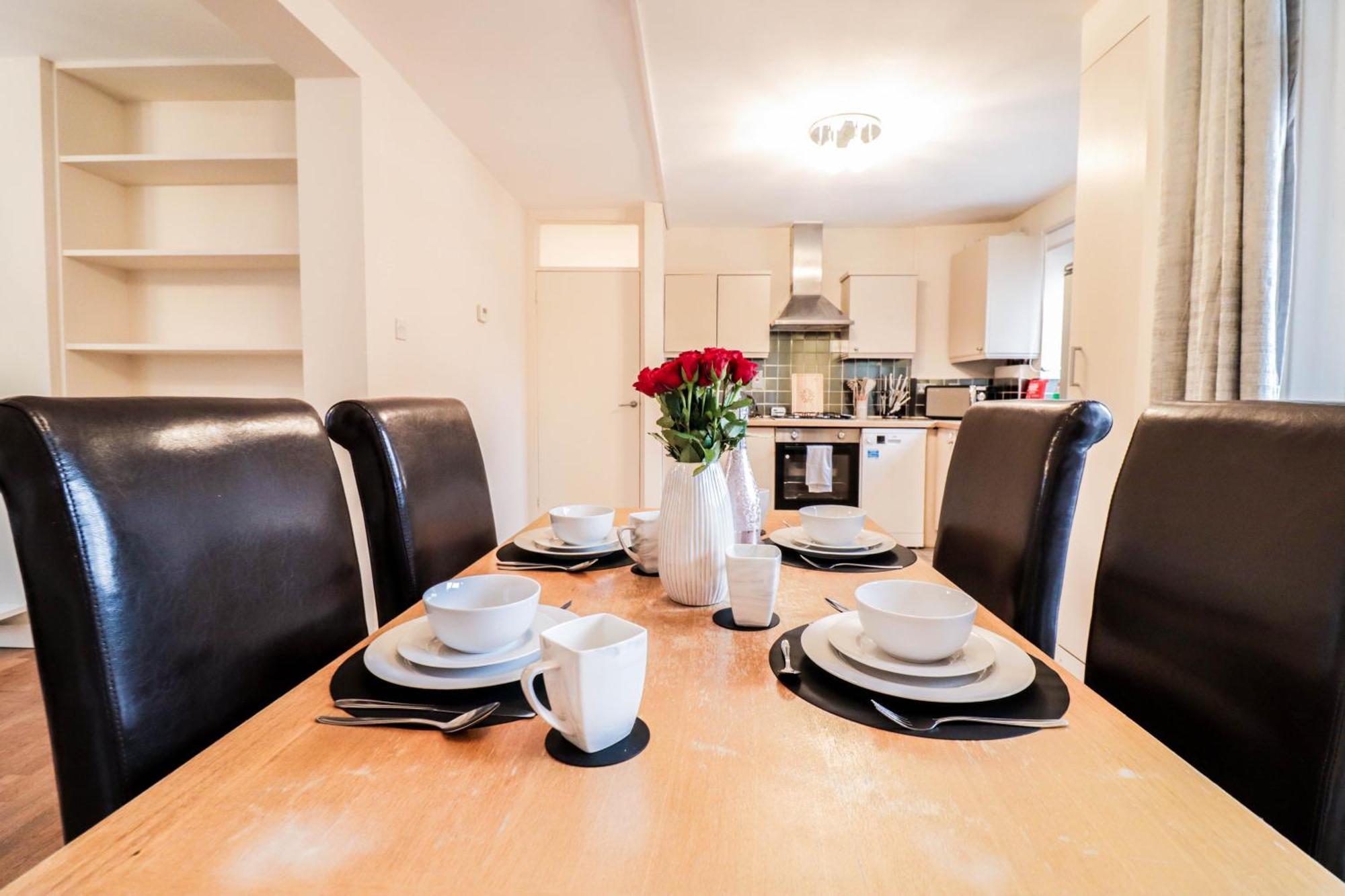 Bright And Well-kept 2 Bed Flat! Russell Square Appartamento Londra